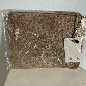 Jules Kae Cosmetic Makeup Bag - Pebbled Platinum Color NWT